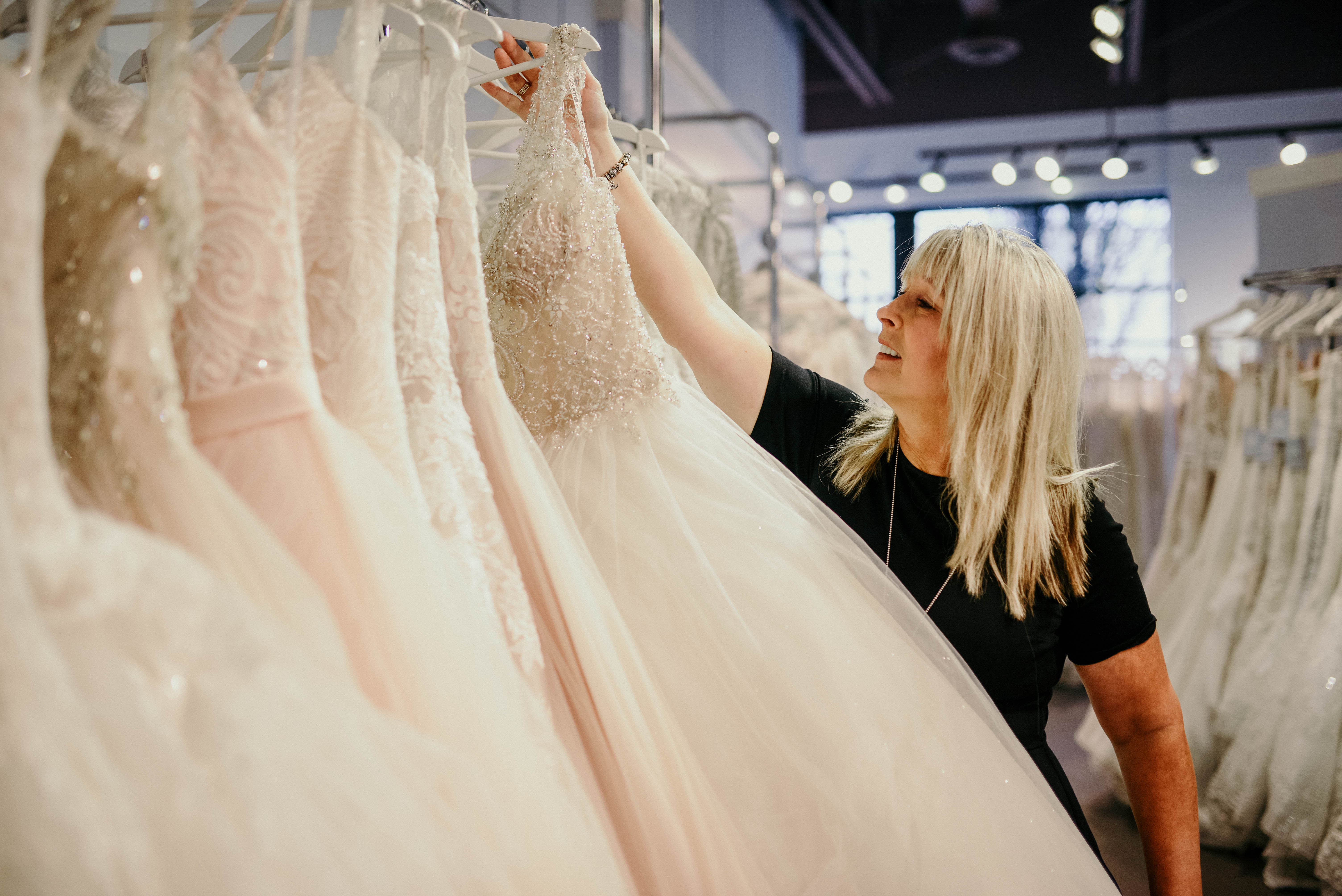 Windsor Georgina Formal Velvet Long Dress | Vancouver Mall